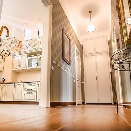 Gorgeous Apartments In Historical Center Of Lvov エクステリア 写真