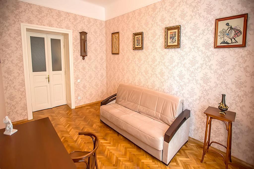 Gorgeous Apartments In Historical Center Of Lvov エクステリア 写真